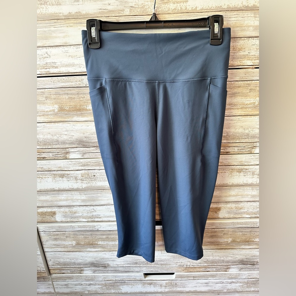 💙 CALIA Carrie Underwood Blue Capri Leggings Pockets Size Small